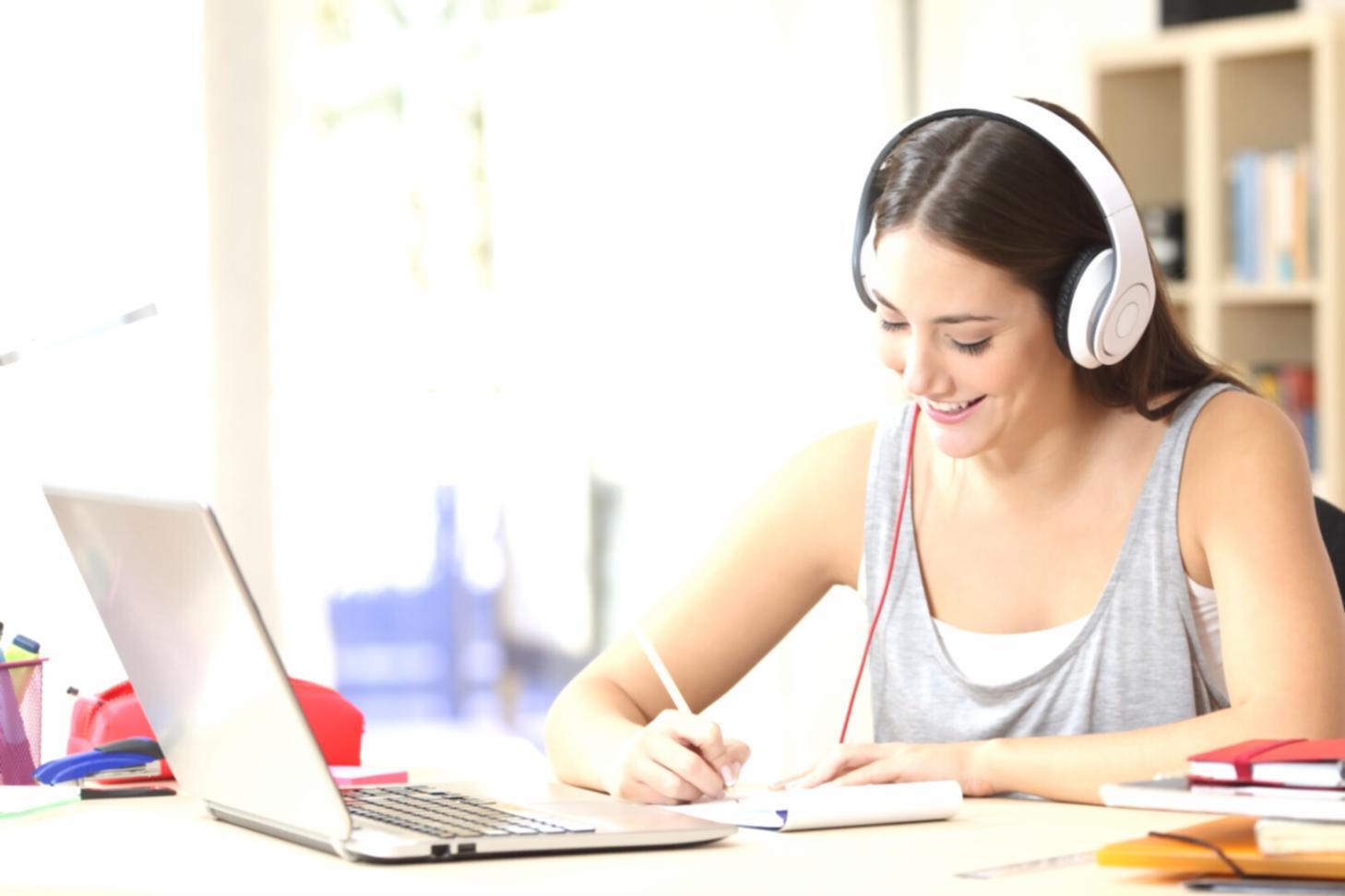 Процесс работы над мобильным интерфейсом с детальным анализом пользовательского опыта